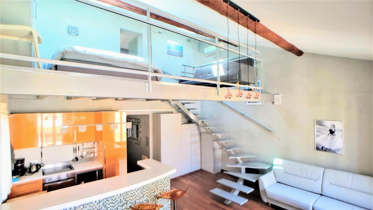 Appart'hôtel Luxe Vieil Antibes 75 m2 avec Parking Extérieur photo