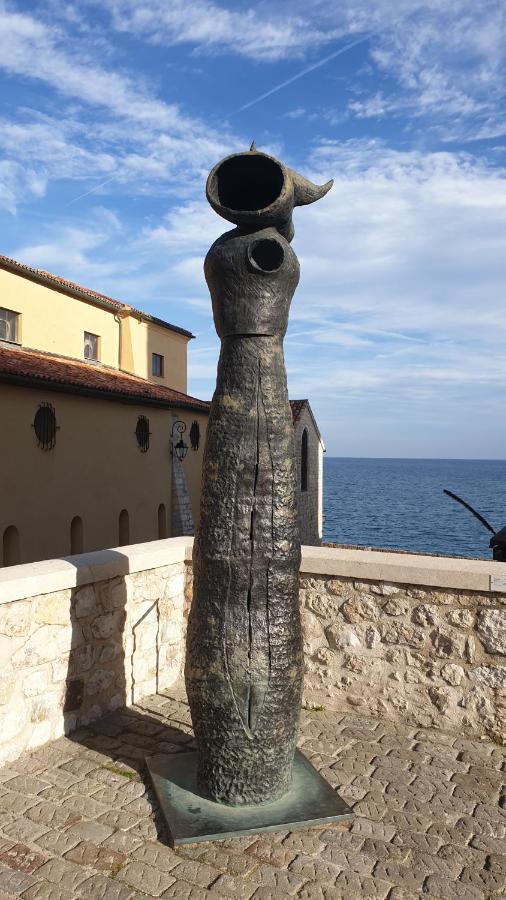 Appart'hôtel Luxe Vieil Antibes 75 m2 avec Parking Extérieur photo