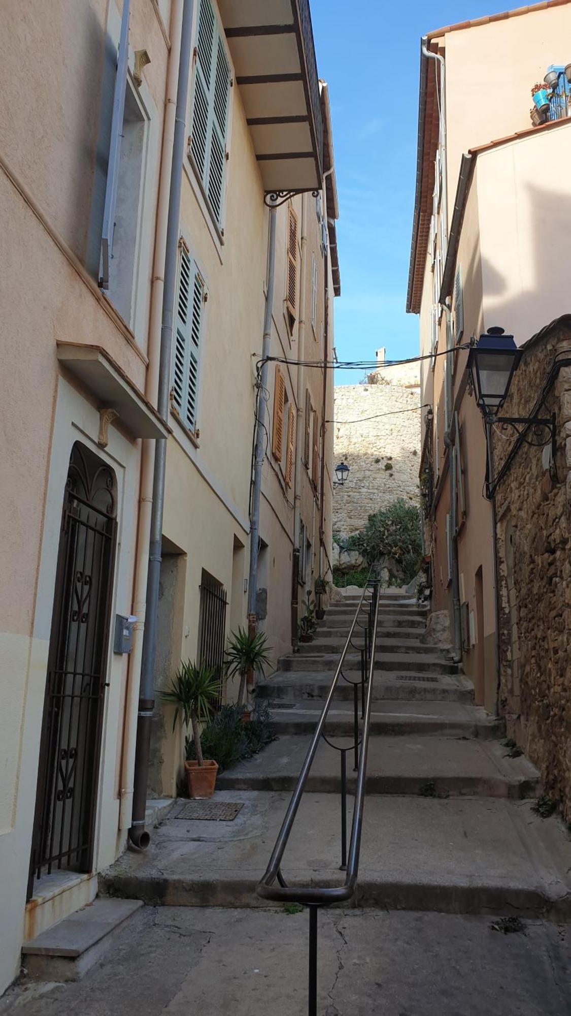 Appart'hôtel Luxe Vieil Antibes 75 m2 avec Parking Extérieur photo